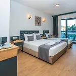 Kensington 3*
